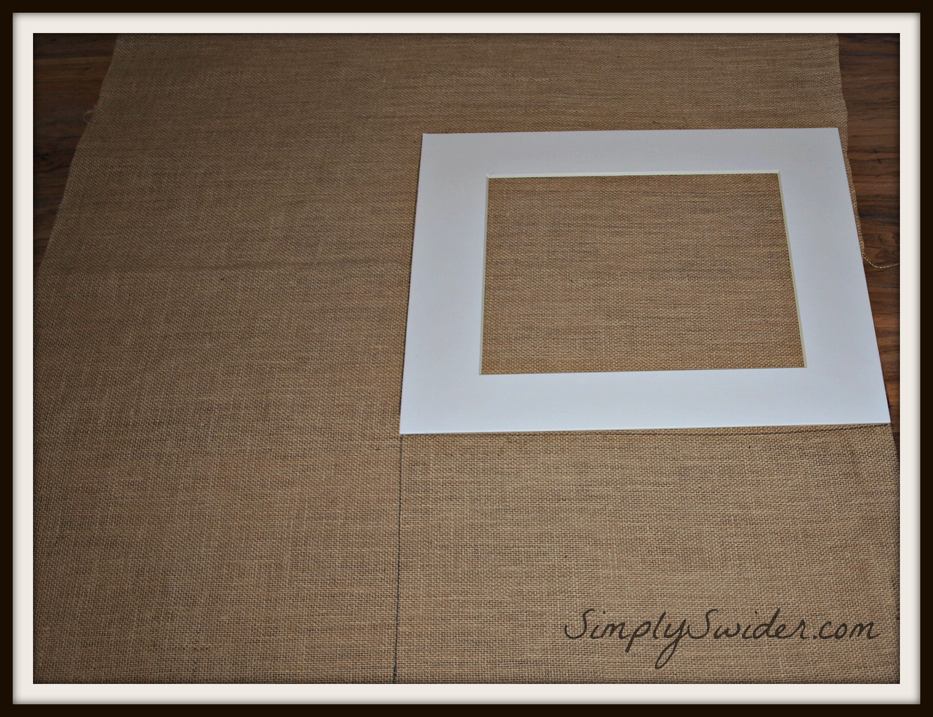 DIY Burlap Art - SimplySwider.com